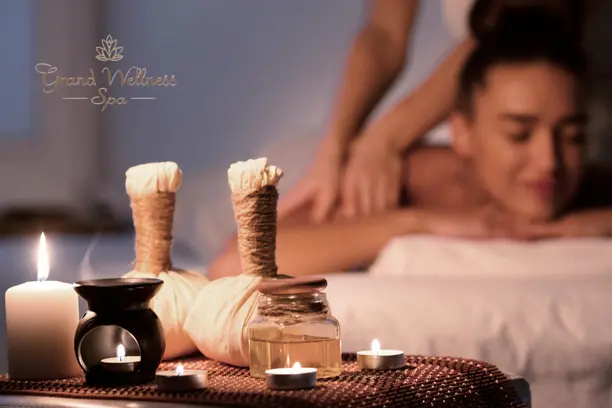 Soothing massage for office workers in Gulshan to relieve back and shoulder tension.