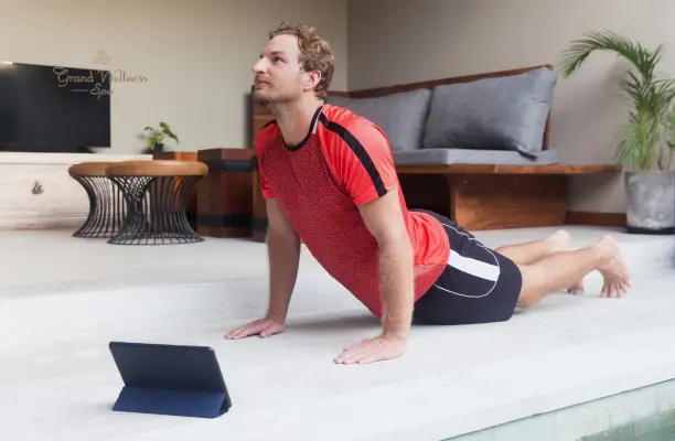 Therapist performing massage for posture improvement – Massage for posture and body balance